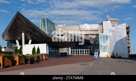 Vorderansicht des New England Aquarium, Central Wharf, Boston, Massachusetts Stockfoto