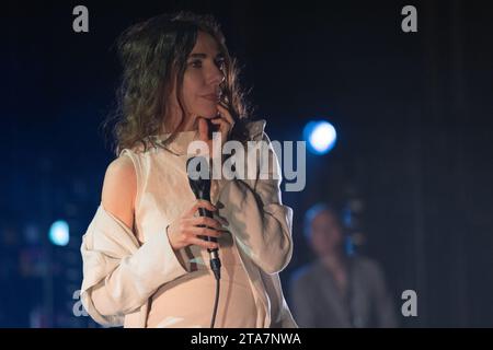 Kopenhagen, Dänemark. Oktober 2023. Der englische Sänger, Musiker und Songwriter PJ Harvey gibt ein Live-Konzert im Falconer Salen in Frederiksberg, Kopenhagen. (Foto: Gonzales Foto – Thomas Rungstrom). Stockfoto