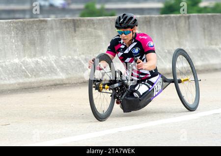 Die Paracyclistin Oksana Masters gewinnt bei den US Paracycling National Championships in Knoxville, Tennessee, das Rennen in der H5-Kategorie der Frauen. Stockfoto