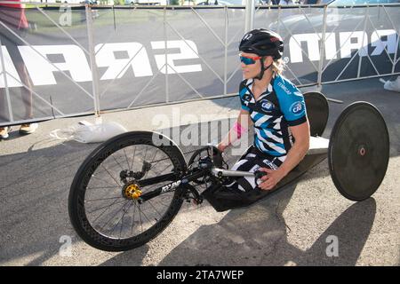 Die Paracyclistin Oksana Masters gewinnt das Zeitfahren der H5-Kategorie der Frauen bei den US-Paracycling National Championships in Oak Ridge, Tennessee. Stockfoto