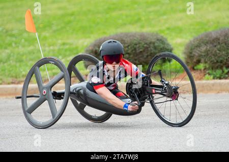 Die Paracyclistin Oksana Masters trainiert für das Zeitfahren vor den US Paracycling Open in Huntsville, Alabama Stockfoto