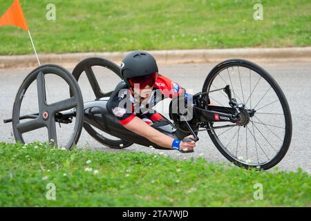 Die Paracyclistin Oksana Masters trainiert für das Zeitfahren vor den US Paracycling Open in Huntsville, Alabama Stockfoto