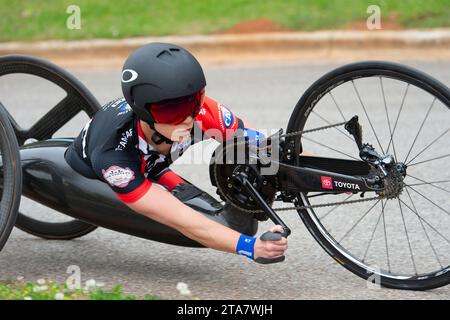 Die Paracyclistin Oksana Masters trainiert für das Zeitfahren vor den US Paracycling Open in Huntsville, Alabama Stockfoto