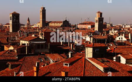 Architektur, Venedig, Dach, Panorama, Blick über Dächer Venedigs Stockfoto