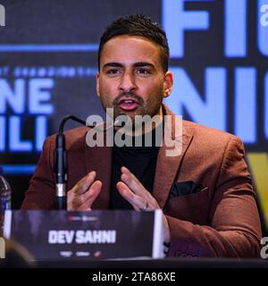 LONDON, VEREINIGTES KÖNIGREICH. November 2023. Frank Warren, Sam Noakes, Carlos Perez, Gavin Gwynne, Emiliano Marsili, Raven Chapman, Lucie Sedlackova, Brad Strand, Joshua John, Moses Itauma, Royston Barney Smith während der Queensberry Show Press Conference im Hyatt Stratford am Mittwoch, 29. November 2023 in LONDON, ENGLAND. Quelle: Taka G Wu/Alamy Live News Stockfoto