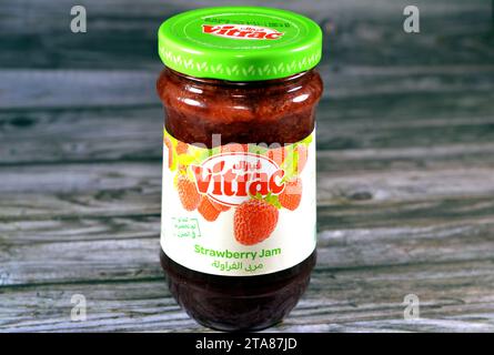 Kairo, Ägypten, Oktober 30 2023: Vitrac Erdbeermarmelade, Vitrac wurde 1982 in Ägypten eingeführt, die Swiss Hero Group wurde mit Vitrac in No gegründet Stockfoto