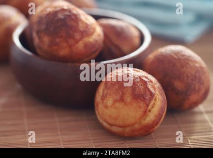 Beliebte Dansih-Pfannkuchenbällchen oder Aebleskiver Stockfoto