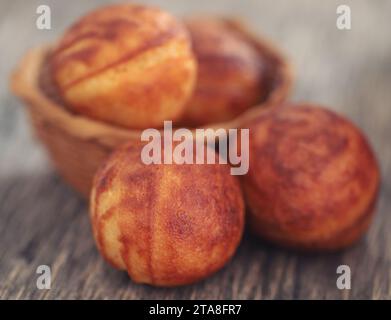 Beliebte Dansih-Pfannkuchenbällchen oder Aebleskiver Stockfoto