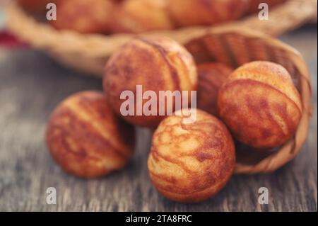 Beliebte Dansih-Pfannkuchenbällchen oder Aebleskiver Stockfoto