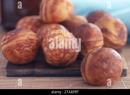 Beliebte Dansih-Pfannkuchenbällchen oder Aebleskiver Stockfoto