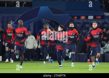 Paris, Frankreich. November 2023. PSG-Spieler laufen am 28. November 2023 im Parc de Princes in Paris, Paris, Frankreich beim UEFA Champions League Spiel Saint-Germain FC gegen Newcastle United FC, UEFA Champions League Runde 1. Gruppenspiel der Gruppe F. Credit: Every Second Media/Alamy Live News Stockfoto