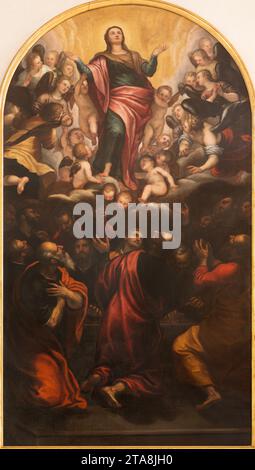 VICENZA, ITALIEN - 5. NOVEMBER 2023: Gemälde von Assmumpion in der Kathedrale von Alessandro Maganza (1587–1589). Stockfoto
