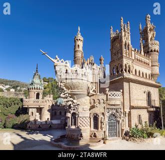 Benalmádena, Spanien - 25. November 2023: Castillo de Colomares, Denkmal in Form einer Burg, das dem Leben und den Abenteuern von Christoph C. gewidmet ist Stockfoto