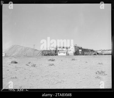 Blick auf die Schlackenhaufen und den Abgrund der Mine. Gordon Coal Company, Gordon Mine, Huerfano County, Colorado, Alamo Store... Stockfoto