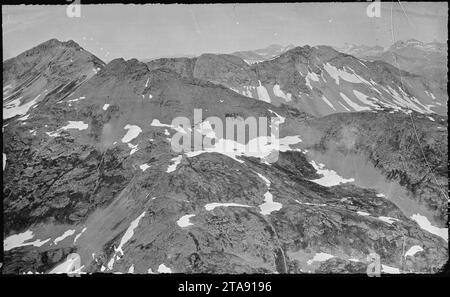 Blick auf die San Juan Mountains vom Gipfel des King Salomon Mountain, 13.600 Meter hoch. Silverton Quadrangle. San... Stockfoto