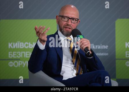 5. September 2023, Kiew, Ukraine: Der ehemalige Premierminister der Ukraine, Arsenij Jazsenjuk, spricht auf einer Veranstaltung mit dem Titel "Front und Erholung" während des Kiewer Sicherheitsforums. (Credit Image: © Oleksii Chumachenko/SOPA Images via ZUMA Press Wire) NUR REDAKTIONELLE VERWENDUNG! Nicht für kommerzielle ZWECKE! Stockfoto