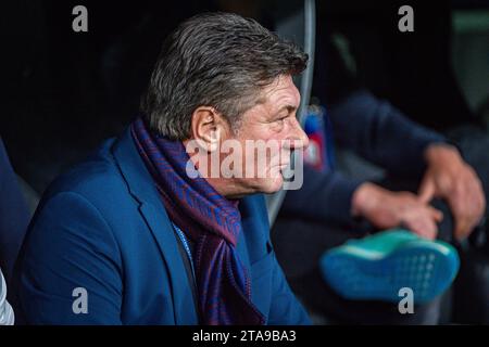 Madrid, Madrid, Spanien. November 2023. Walter Mazzarri von Neapel während des Champions-League-Fußballspiels zwischen Real Madrid und Neapel im Bernabeu-Stadion in Madrid, Spanien. (Kreditbild: © Alberto Gardin/ZUMA Press Wire) NUR REDAKTIONELLE VERWENDUNG! Nicht für kommerzielle ZWECKE! Stockfoto