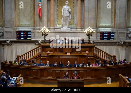 Lissabon, 11/29/2023 - Plenum der Versammlung der Republik - Abstimmung über den endgültigen Staatshaushalt 2024. António Costa und Mitglieder der Regierung. Stockfoto