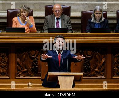 Lissabon, 11/29/2023 - Plenum der Versammlung der Republik - Abstimmung über den endgültigen Staatshaushalt 2024. André Ventura Stockfoto