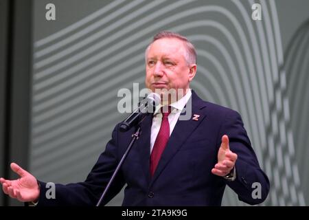 Sankt Petersburg, Russland. November 2023. Alexander Beglov, Gouverneur von St. Petersburg nimmt an der XXVII Internationalen Forum-Ausstellung russischer Industrieller Teil, die auf dem Expoforum in Sankt Petersburg stattfand. Quelle: SOPA Images Limited/Alamy Live News Stockfoto