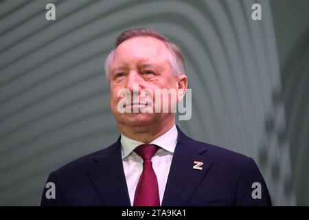 Sankt Petersburg, Russland. November 2023. Alexander Beglov, Gouverneur von St. Petersburg nimmt an der XXVII Internationalen Forum-Ausstellung russischer Industrieller Teil, die auf dem Expoforum in Sankt Petersburg stattfand. Quelle: SOPA Images Limited/Alamy Live News Stockfoto