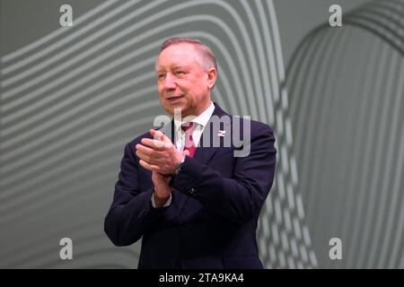 Sankt Petersburg, Russland. November 2023. Alexander Beglov, Gouverneur von St. Petersburg nimmt an der XXVII Internationalen Forum-Ausstellung russischer Industrieller Teil, die auf dem Expoforum in Sankt Petersburg stattfand. Quelle: SOPA Images Limited/Alamy Live News Stockfoto