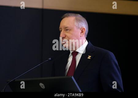 Sankt Petersburg, Russland. November 2023. Alexander Beglov, Gouverneur von St. Petersburg nimmt an der XXVII Internationalen Forum-Ausstellung russischer Industrieller Teil, die auf dem Expoforum in Sankt Petersburg stattfand. Quelle: SOPA Images Limited/Alamy Live News Stockfoto