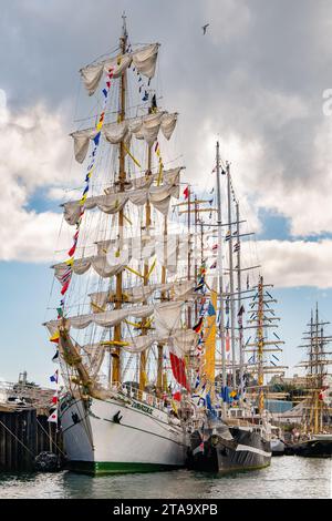 Vertäute große Schiffe in Falmouth Stockfoto