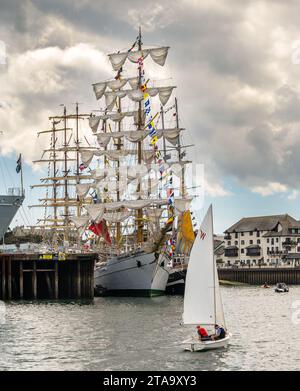 Vertäute große Schiffe in Falmouth Stockfoto