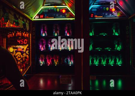 Das Arcade-Spiel „Down the Clown“ ist Teil der „Skill Wall“-Serie von ICE in Seattle's gameworks Stockfoto