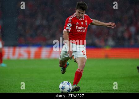 Lisboa, Portugal. November 2023. 2023.11.29 Gruppenphase der UEFA Champions League - Spieltag 5 Gruppe D SL Benfica - Inter Mailand v.l., Joao Neves (S.L.Benfica) FREISTELLER/dpa/Alamy Live News Stockfoto