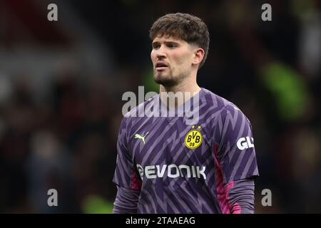 Mailand, Italien. November 2023. Gregor Kobel von Borussia Dortmund während des UEFA Champions League-Spiels in Giuseppe Meazza, Mailand. Der Bildnachweis sollte lauten: Jonathan Moscrop/Sportimage Credit: Sportimage Ltd/Alamy Live News Stockfoto