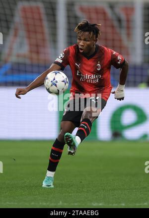 Mailand, Italien. November 2023. Samuel Chukwueze vom AC Milan während des UEFA Champions League-Spiels in Giuseppe Meazza, Mailand. Der Bildnachweis sollte lauten: Jonathan Moscrop/Sportimage Credit: Sportimage Ltd/Alamy Live News Stockfoto