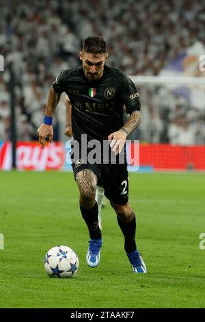 Madrid, Neapel, Spanien. November 2023. Matteo Politano aus Neapel während des Fußballspiels der UEFA Champions League Gruppe C zwischen Real Madrid und SSC Napoli im Estadio Santiago Bernabeu in Madrid, Spanien. 29. November 2023 (Credit Image: © Ciro de Luca/ZUMA Press Wire) NUR REDAKTIONELLE VERWENDUNG! Nicht für kommerzielle ZWECKE! Stockfoto