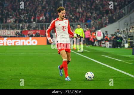 München, Deutschland. November 2023. Leon Goretzka (8) von Bayern München, der während des UEFA Champions League-Spiels zwischen Bayern München und dem FC Kopenhagen in der Allianz Arena in München zu sehen war. (Foto: Gonzales Photo/Alamy Live News Stockfoto