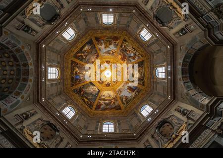 Die wunderschöne Decke der Capelle de Medici, Florenz, Italien Stockfoto