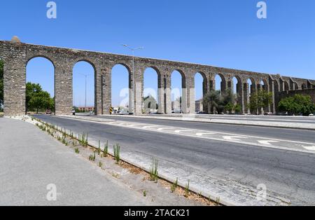 Evora, Prata Aqueduct (Aqueduto da Agua de Prata). Alentejo, Portugal. Stockfoto