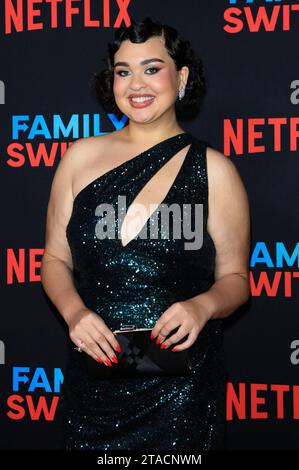 Ilia Isorelys Paulino bei der Premiere des Netflix Films Family Switch im AMC The Grove 14. Los Angeles, 29.11.2023 *** Ilia Isorelys Paulino bei der Premiere des Netflix-Films Family Switch bei AMC The Grove 14 Los Angeles, 29 11 2023 Foto:xD.xBedrosianx/xFuturexImagex Switch 3115 Credit: Imago/Alamy Live News Stockfoto