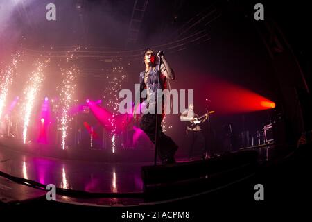 Mailand, Italien. November 2023. Die italienische Sängerin Naska tritt während eines Konzerts im Fabrique Club in Mailand auf. Quelle: SOPA Images Limited/Alamy Live News Stockfoto