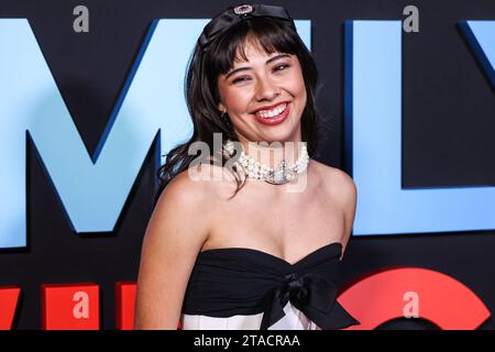 Los Angeles, Usa. November 2023. LOS ANGELES, KALIFORNIEN, USA – 29. NOVEMBER: Die US-amerikanische Schauspielerin Xochitl Gomez kommt am 29. November 2023 zur Premiere von Netflix’s „Family Switch“ im AMC The Grove 14 in Los Angeles, Kalifornien, USA. (Foto: Xavier Collin/Image Press Agency) Credit: Image Press Agency/Alamy Live News Stockfoto