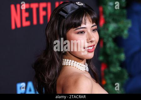 Los Angeles, Usa. November 2023. LOS ANGELES, KALIFORNIEN, USA – 29. NOVEMBER: Die US-amerikanische Schauspielerin Xochitl Gomez kommt am 29. November 2023 zur Premiere von Netflix’s „Family Switch“ im AMC The Grove 14 in Los Angeles, Kalifornien, USA. (Foto: Xavier Collin/Image Press Agency) Credit: Image Press Agency/Alamy Live News Stockfoto
