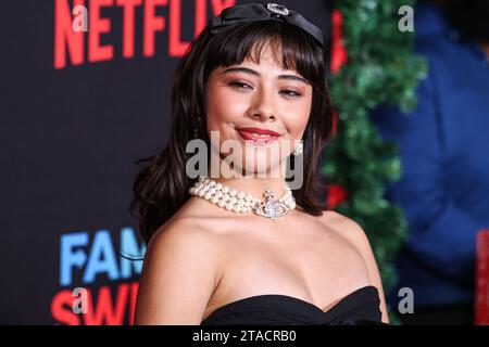 Los Angeles, Usa. November 2023. LOS ANGELES, KALIFORNIEN, USA – 29. NOVEMBER: Die US-amerikanische Schauspielerin Xochitl Gomez kommt am 29. November 2023 zur Premiere von Netflix’s „Family Switch“ im AMC The Grove 14 in Los Angeles, Kalifornien, USA. (Foto: Xavier Collin/Image Press Agency) Credit: Image Press Agency/Alamy Live News Stockfoto