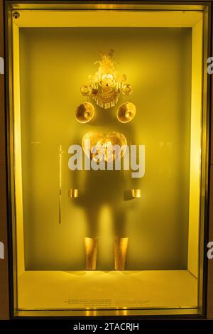 Eine goldene Maske im Museo del Oro / Goldmuseum in Bogotá, Kolumbien Stockfoto