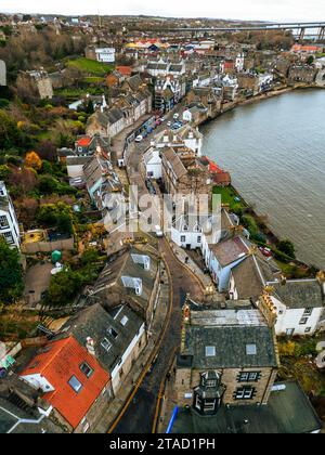 Luftaufnahme des Dorfes South Queensferry, Schottland, Großbritannien Stockfoto