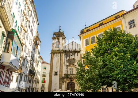 Schöne Aussicht auf Praca do Comércio, Coimbra, Portugal Stockfoto