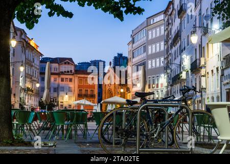 Gemütliche Stadt bei Nacht, Coimbra, Portugal Stockfoto