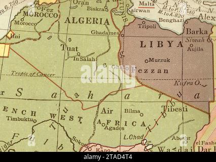 Eine alte/antike politische Karte der Sahara-Region, Afrika in Sepia. Stockfoto