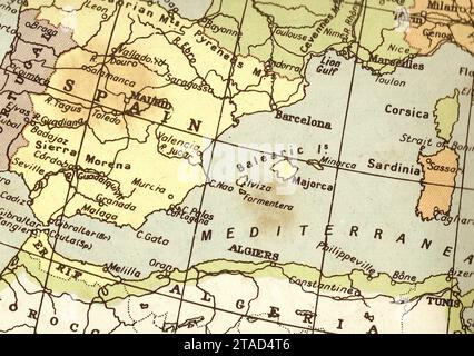 Eine alte politische Karte von Spanien und Algerien in Sepia. Stockfoto