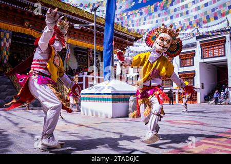 Cham-Tanz von Mönchen im Ladakh Jo Khang Temple, Leh, Ladakh, Indien Stockfoto