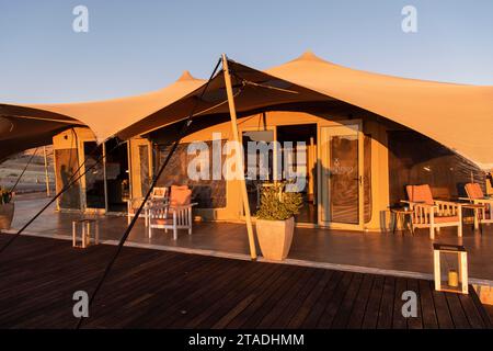 Wüstenhügel Zeltlager, Namib-Wüste, Namibia Stockfoto